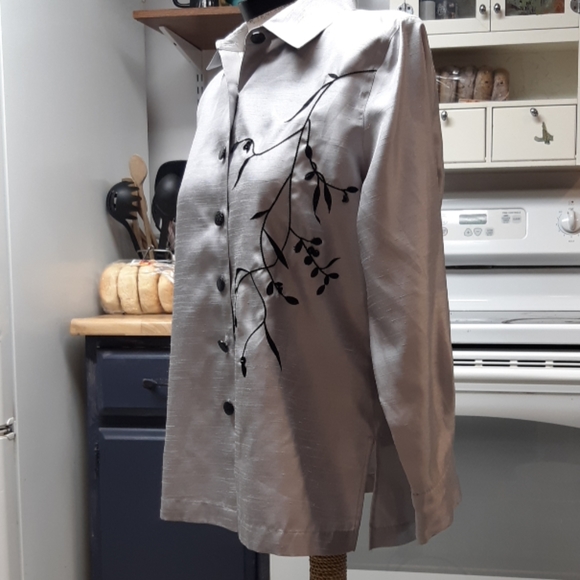 Petite Metallic Silver gray button up Shirt B9 - Picture 4 of 8